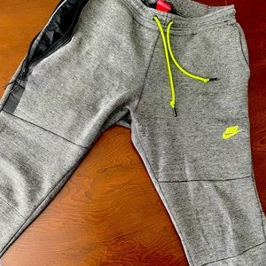 Nike Tech Fleece